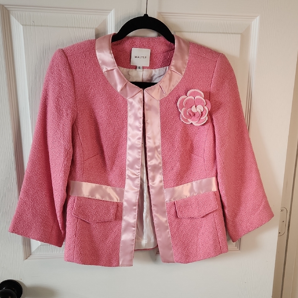 Walter Pink Women's Blazer with Floral Accent